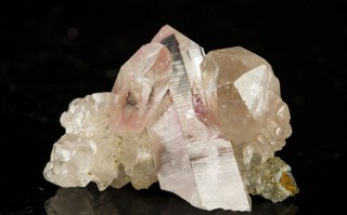 如何鉴别水晶石眼镜，如何鉴别水晶石眼镜真假